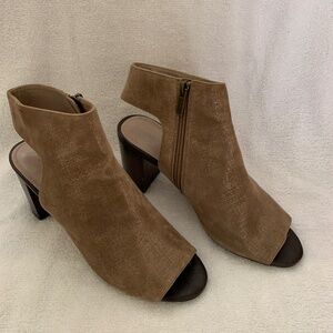 Donald J. Pliner “Irene” Gold Shimmer Peep Toe US 9